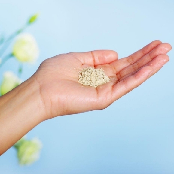 Regenerating Exfoliator + Resurfacing Mask - Picture 5 of 12